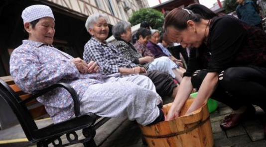 四川拟实施独生子女照料假 民众忧成“空头支票”