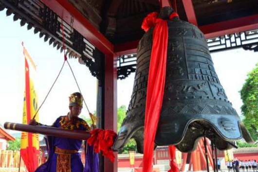 甘肃天水举行公祭伏羲大典 引海内外十万民众寻根