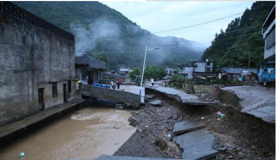 南方遭遇今年最强降雨多地汛情告急 多部门救灾