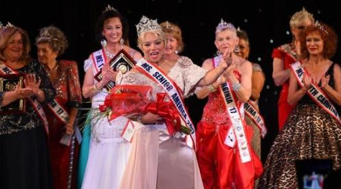 越老越优雅：美国举办2017年老年美国小姐比赛