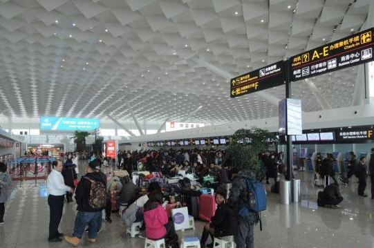 郑州机场完成货邮吞吐量38万吨 稳居全国机场第7位