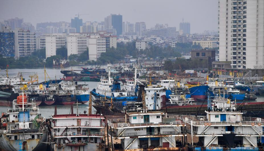 台风“海葵”来袭 海南2万多艘渔船回港避风