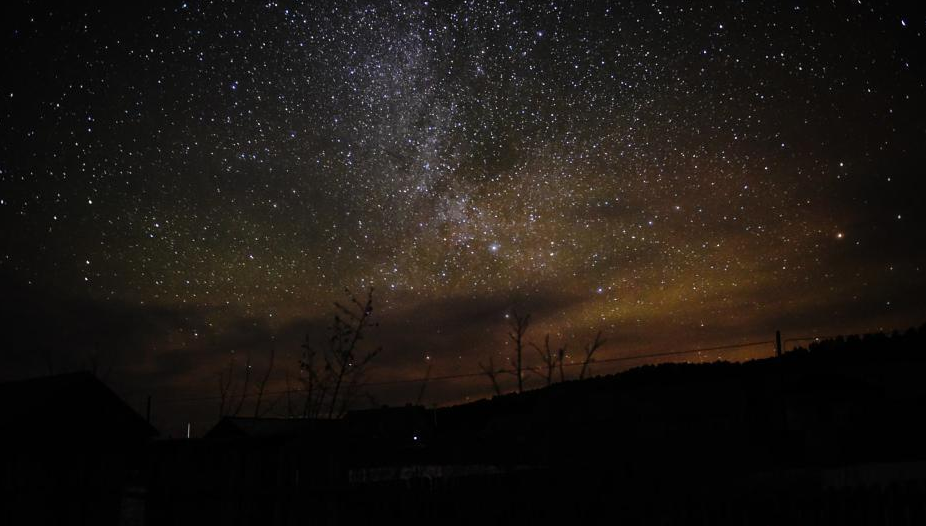 实拍黑龙江漠河璀璨星空