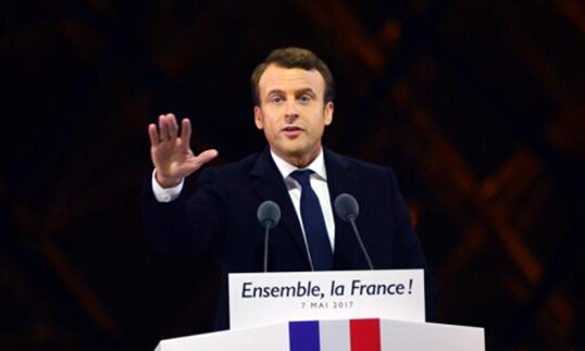 法国内阁微调 总统马克龙的亲信卸任政府发言人
