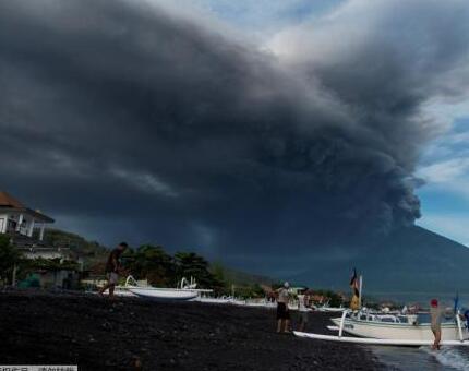 外媒盘点印尼近年来致机场关闭的火山爆发事件