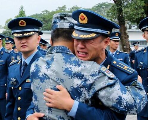 驻香港部队完成第十九批干部轮换 人员总数未变