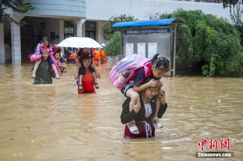 南方强降雨扩至江淮三预警齐发 华北江南高温重现