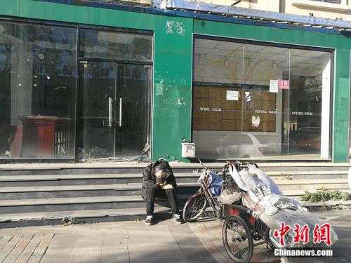 燕郊楼市探访：炒房客血赔上百万 售楼处大门紧锁