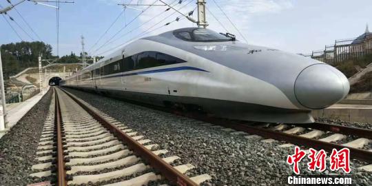 贵州第二条城际铁路开通运营 。中国铁路成都局集团有限公司 供图