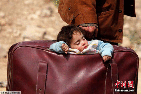 叙利亚战火下的孩子们。