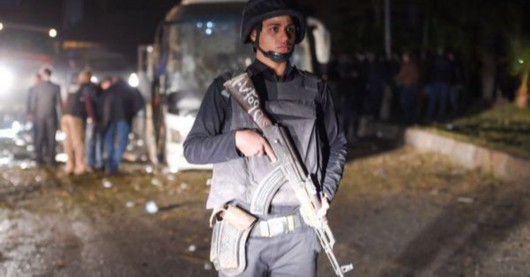 游客遭炸弹袭击 埃及安全部队击毙40可疑武装分子