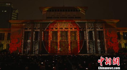灯光秀。 李子豪 摄 灯光秀。 李子豪 摄