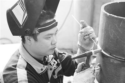 【广西工匠 追求卓越】胡元海：从“小焊工”到“大焊将”