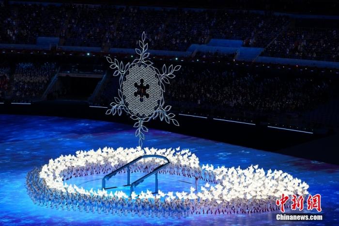 2月4日晚，第二十四届冬季奥林匹克运动会开幕式在北京国家体育场举行。图为主火炬。 <a target=