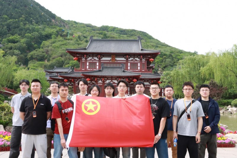中建八局装饰公司西北分公司团总支开展“迎五一庆五四”主题团日活动